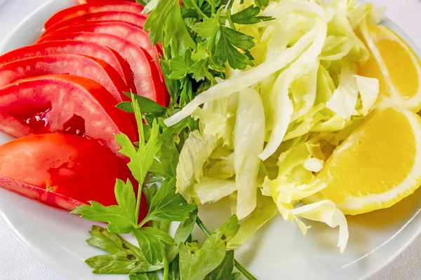 Salada Fresca Com Tomate Ervas — Fotografia de Stock