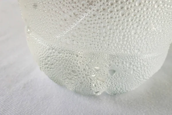 Холодная Вода Пластиковой Бутылке — стоковое фото