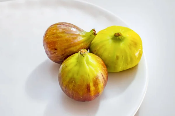 Listo Para Comer Frutas Higo Plato Blanco — Foto de Stock