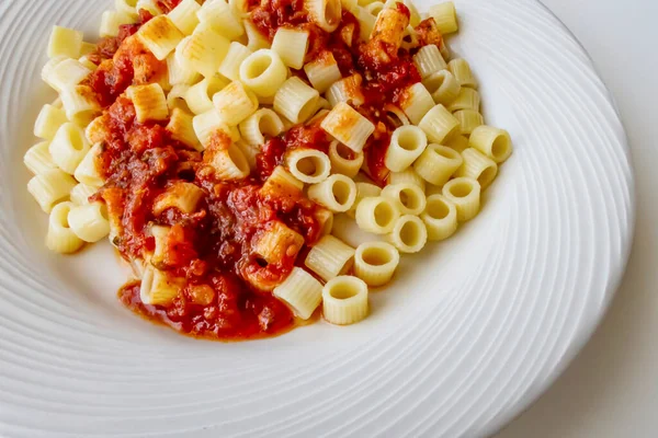 Pronto Mangiare Pasta Con Sugo Pomodoro — Foto Stock