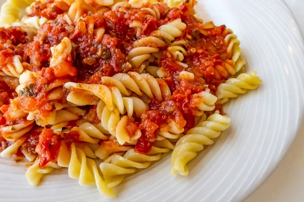 Pronto Mangiare Pasta Con Sugo Pomodoro — Foto Stock