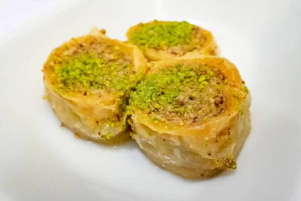 Baklava Turque Sous Forme Rouleaux Avec Pistache — Photo