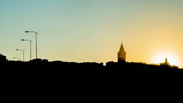 Sylwetka Wieży Galata Wschodzie Słońca — Wektor stockowy