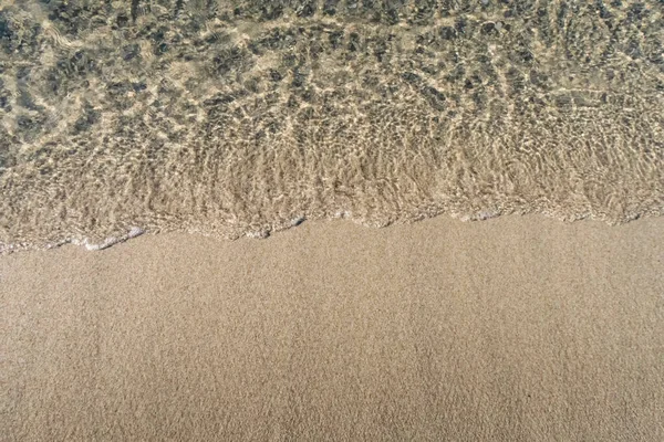 夏は海岸からの海の景色を背景に — ストック写真