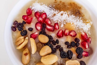 Geleneksel Türk tatlısını yemeye hazırım.