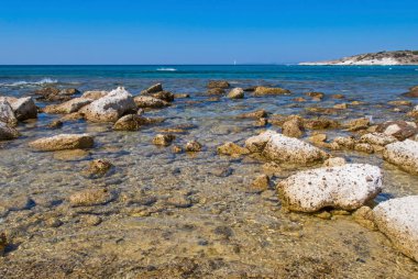Yaz mevsiminde deniz manzarası için rahatlatıcı