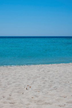 Yaz mevsiminde deniz manzarası için rahatlatıcı