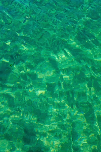 夏の海の景色を背景にリラックス — ストック写真