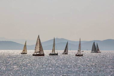 Marmara Denizi, İstanbul, Türkiye-4 Ekim 2020. İstanbul 'da yaz mevsiminde Marmara Denizi üzerinde Deniz Burnu ve Tekneleri