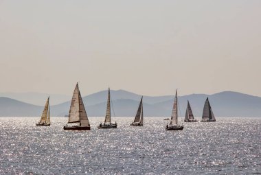 Marmara Denizi, İstanbul, Türkiye-4 Ekim 2020. İstanbul 'da yaz mevsiminde Marmara Denizi üzerinde Deniz Burnu ve Tekneleri