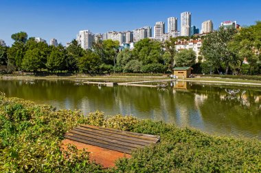 Bahçeşhir, İstanbul, Hindi-Ağustos 2.20.bahçeşhir modern mimarisi ve binaları, yeşil doğa ve parklarıyla