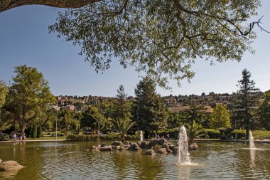 Bahçeşhir, İstanbul, Hindi-Ağustos 2.20.bahçeşhir modern mimarisi ve binaları, yeşil doğa ve parklarıyla