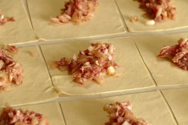 Kırgız mantısını hazırlamak için, etli Kırgız mantısı yapmak için, hamurlu Kirghiz mantısı,