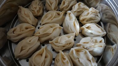 Kırgız mantısını hazırlamak için, etli Kırgız mantısı yapmak için, hamurlu Kirghiz mantısı,