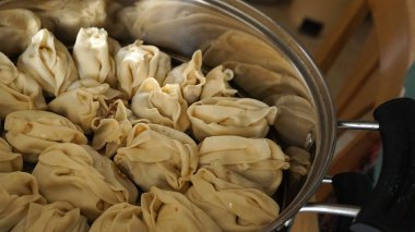 Kırgız mantısını hazırlamak için, etli Kırgız mantısı yapmak için, hamurlu Kirghiz mantısı,