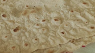 Kuru hamurlu ekmek, Türk ekmeği yufka kültürü ve ince kuru hamur.,