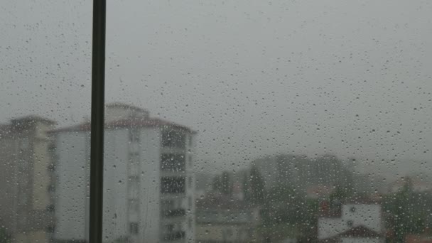 Flujo Rápido Gotas Lluvia Que Caen Sobre Vidrio Gotas Lluvia — Vídeo de stock