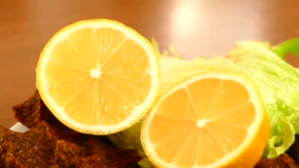 Tabakta Türk Köftesi Fındık Çiğ Köfte Fındıklı Limon — Stok video