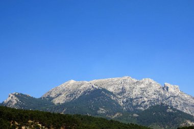 Pozanti şehri ve Taurus dağları, hindi.,
