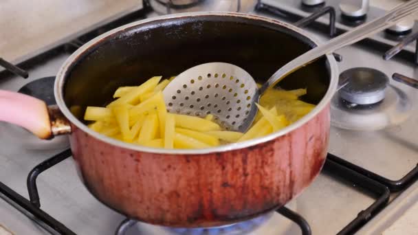 Stekt Potatis Olja Pommes Frites Till Frukost Pommes Frites Friterade — Stockvideo