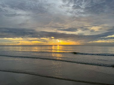 Sabahları deniz ve sahil