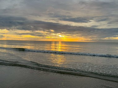 Sabahları deniz ve sahil