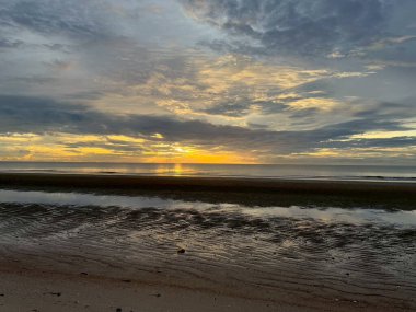 Sabahları deniz ve sahil