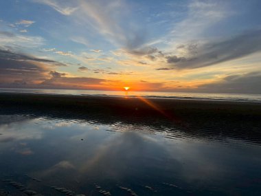 Sabahları deniz ve sahil