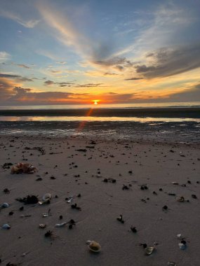 Sabahları deniz ve sahil