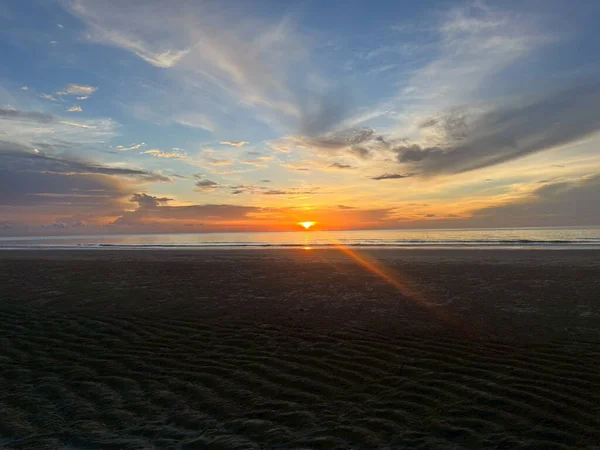 Sabahları deniz ve sahil