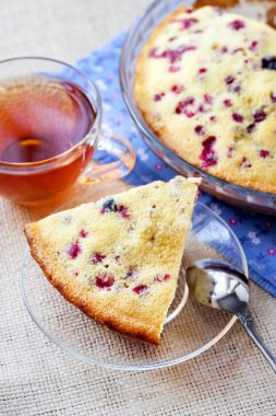 Fuska pastadan cam levha ve çay