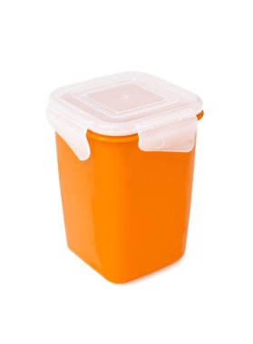 Kırpma yolu ile beyaz zemin üzerinde izole plastik gıda kabı