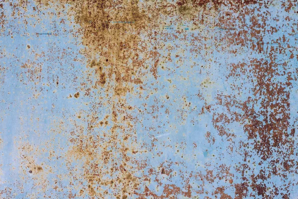 ひびの入った塗料で古いさびた金属の背景 — ストック写真