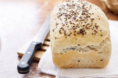 Keten tohumu ile ev yapımı buğday ekmeği