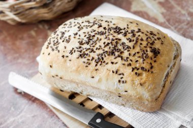 Keten tohumu ile ev yapımı buğday ekmeği 