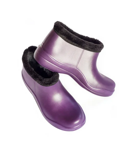 白い背景で隔離の紫ゴム絶縁長靴 — ストック写真