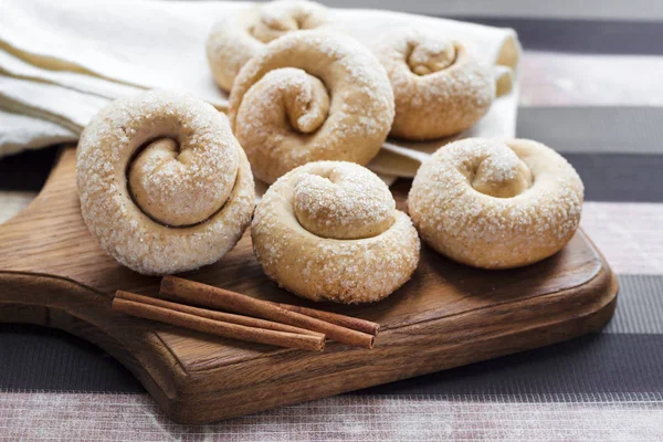 Biscoitos de açúcar de caracol com canela — Fotografia de Stock