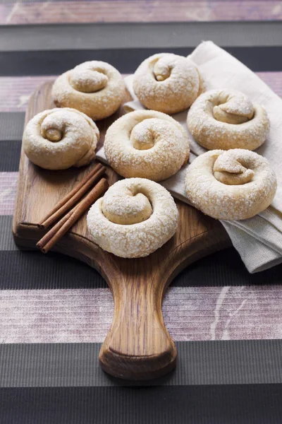 Snail sugar cookies with cinnamon