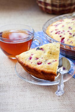 Fuska pastadan cam levha ve çay