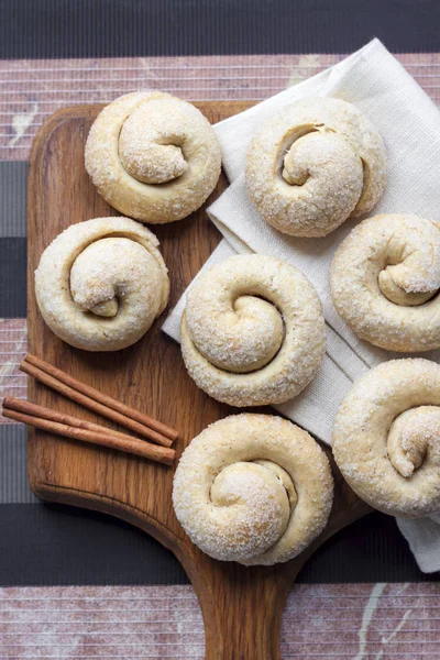 Slak suiker koekjes met kaneel — Stockfoto