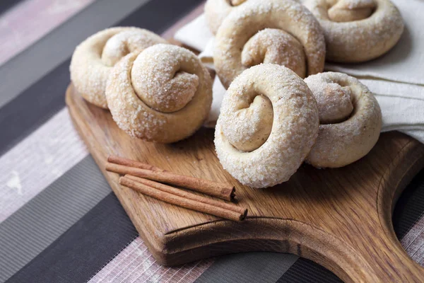 Biscoitos de açúcar de caracol com canela — Fotografia de Stock