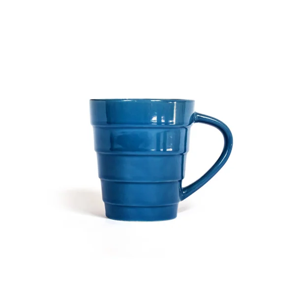 Tasse bleue isolée sur fond blanc — Photo