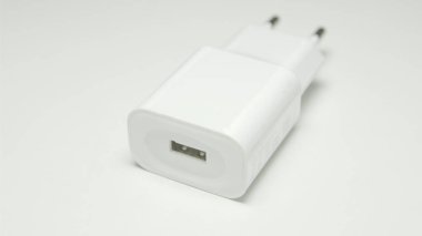 Usb Data & Power Cable beyaz arka planda