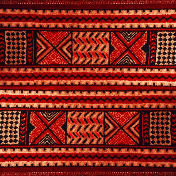 arka plan ve doku. Halı. Kırmızı renk. Çizim. geometri.