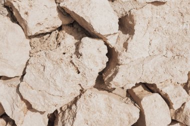 Taşların arasında harç olmayan eski doğal taş ustası, doğal arka plan. Yüksek kalite fotoğraf