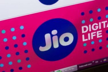 Ryazan, Rusya - 13 Mayıs 2018: Jio Web sitesi Pc, url - Jio.com görüntüleme