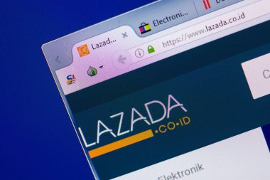 Ryazan, Rusya - 13 Mayıs 2018: Lazada Web sitesi Pc, url - Lazada.co.id görüntüleme