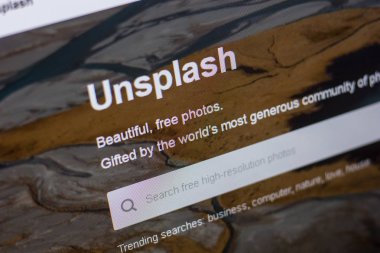 Ryazan, Rusya - 20 Mayıs 2018: Web sitesi, ana Unsplash Pc, url - Unsplash.com görüntüleme