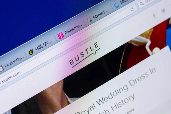Ryazan, Rusya - 20 Mayıs 2018: Telaş ana web sitesi Pc, url - Bustle.com görüntüleme