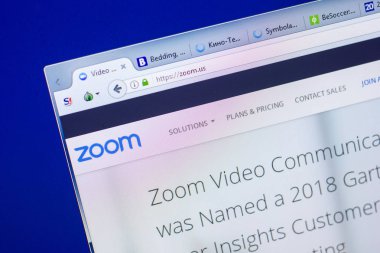 Ryazan, Rusya - 20 Mayıs 2018: Web sitesi, ana sayfasını yakınlaştırma Pc, url - Zoom.us görüntüleme
